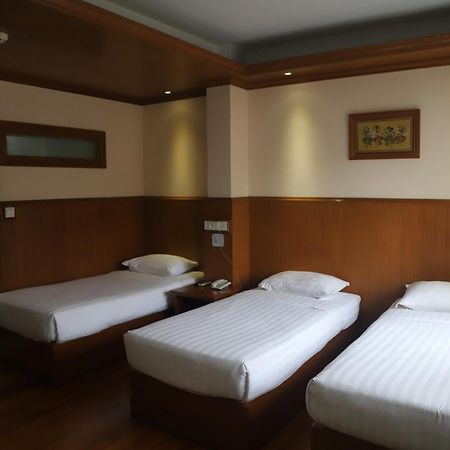 Hotel Sidney Γιανγκόν Εξωτερικό φωτογραφία