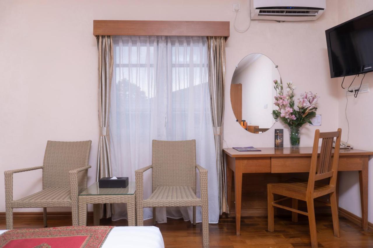 Hotel Sidney Γιανγκόν Εξωτερικό φωτογραφία