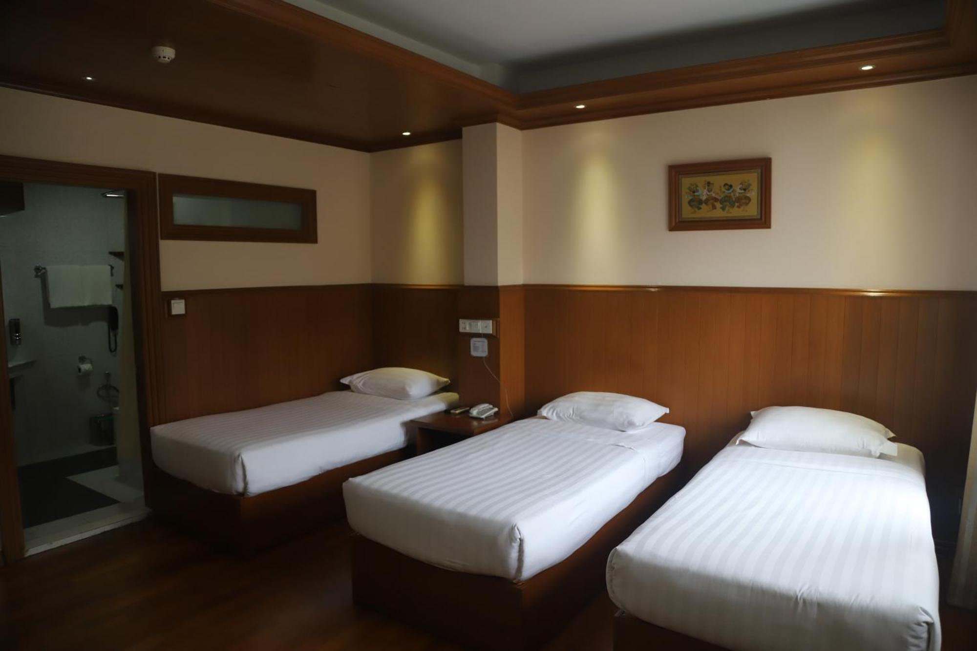 Hotel Sidney Γιανγκόν Εξωτερικό φωτογραφία