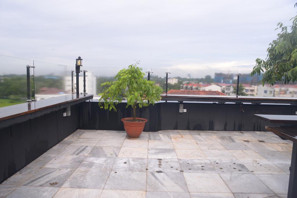 Hotel Sidney Γιανγκόν Εξωτερικό φωτογραφία