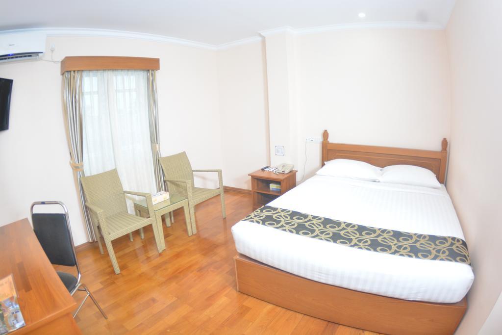 Hotel Sidney Γιανγκόν Εξωτερικό φωτογραφία
